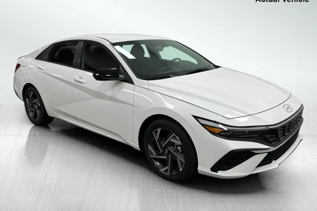 2025 Hyundai Elantra SEL Sport photo 1