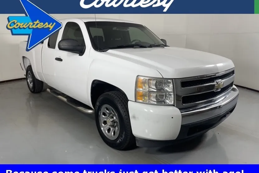 2008 Chevrolet Silverado 1500 LT photo 1