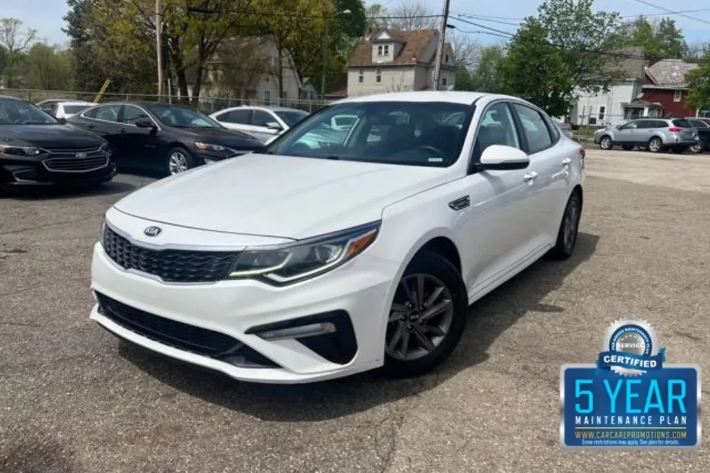 2020 Kia Optima LX photo 1
