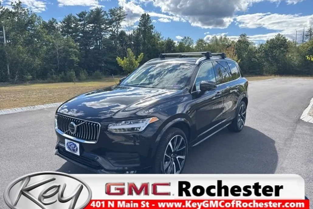 2022 Volvo XC90 Momentum photo 1