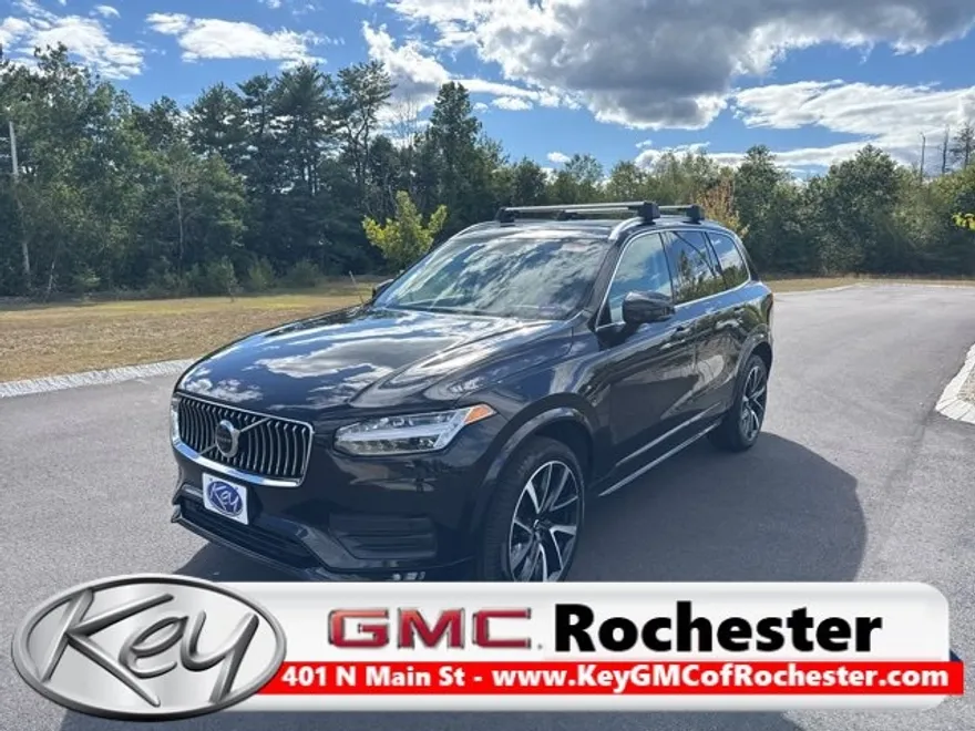 2022 Volvo XC90 Momentum photo 1