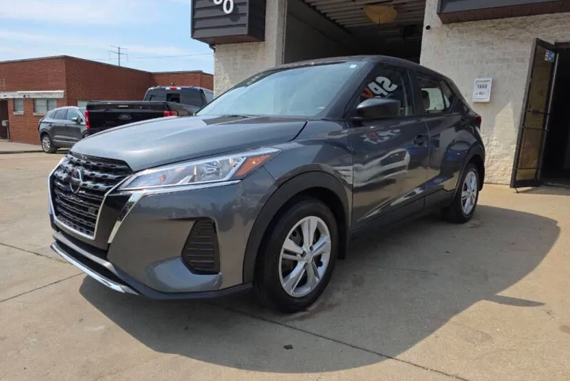 2021 Nissan Kicks S photo 1