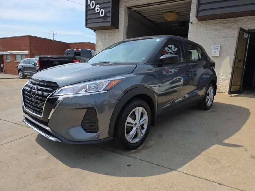 2021 Nissan Kicks S photo 1