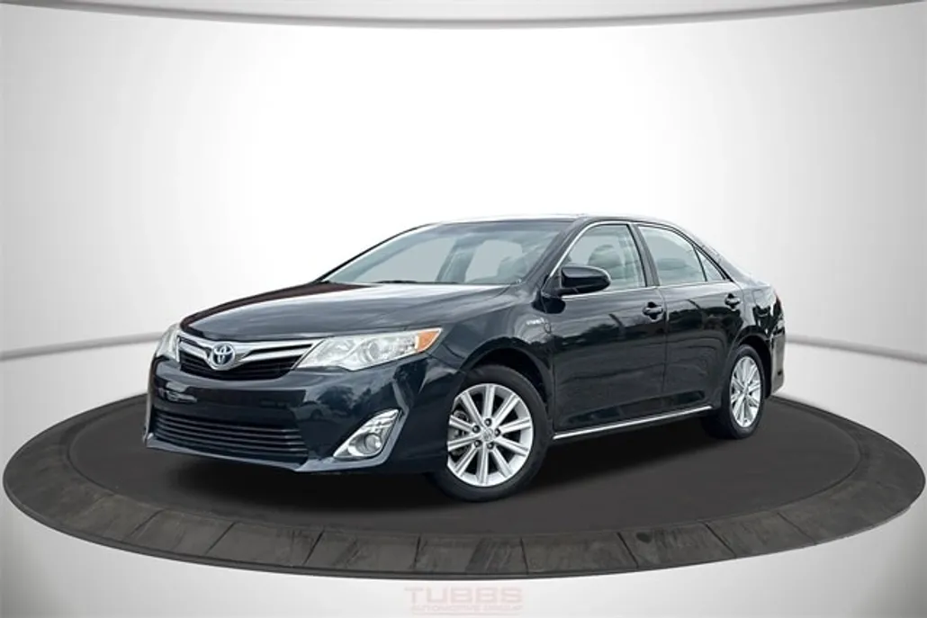 2014 Toyota Camry Hybrid XLE photo 1