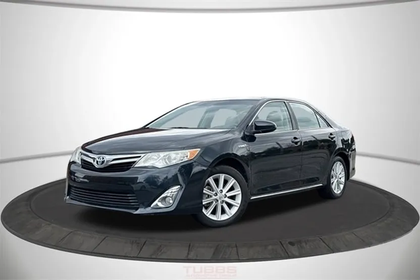 2014 Toyota Camry Hybrid XLE photo 1