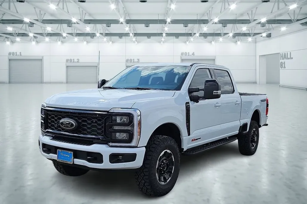 2025 Ford F-350 Lariat photo 1