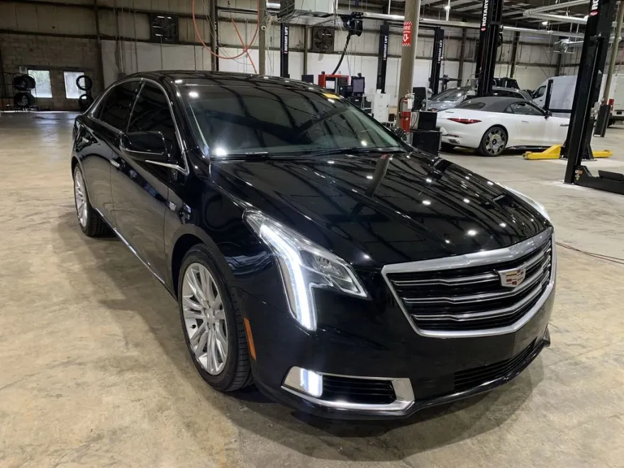2018 Cadillac XTS Luxury photo 1
