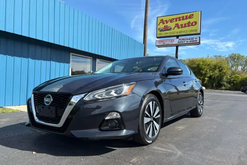 2019 Nissan Altima 2.5 SV photo 1