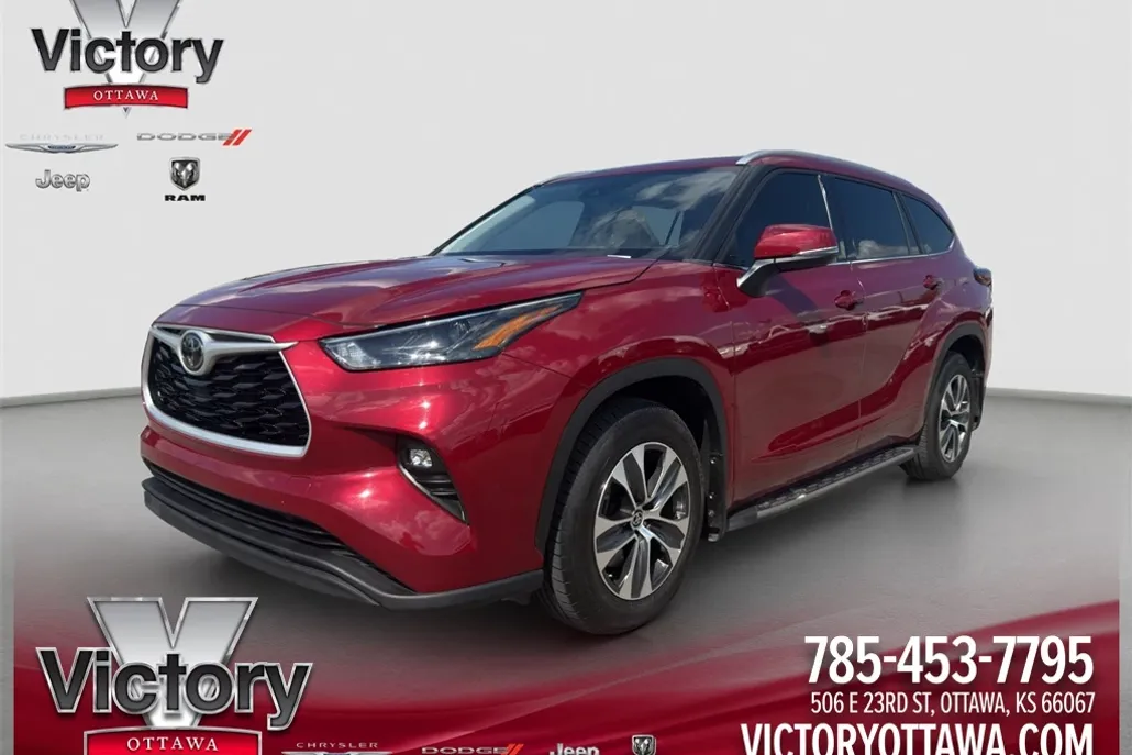 2022 Toyota Highlander XLE photo 1