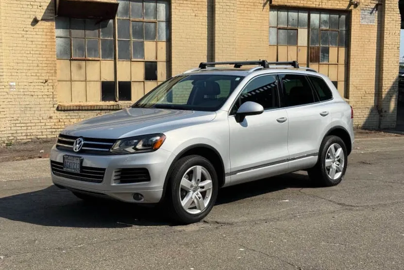 2012 Volkswagen Touareg V6 FSI TDI Hybrid photo 1