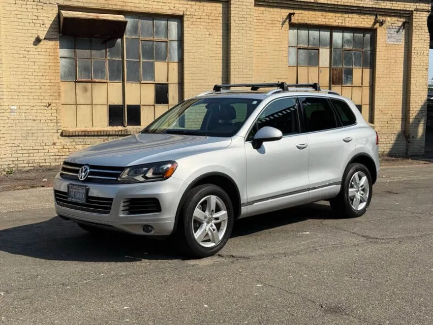 2012 Volkswagen Touareg V6 FSI TDI Hybrid photo 1