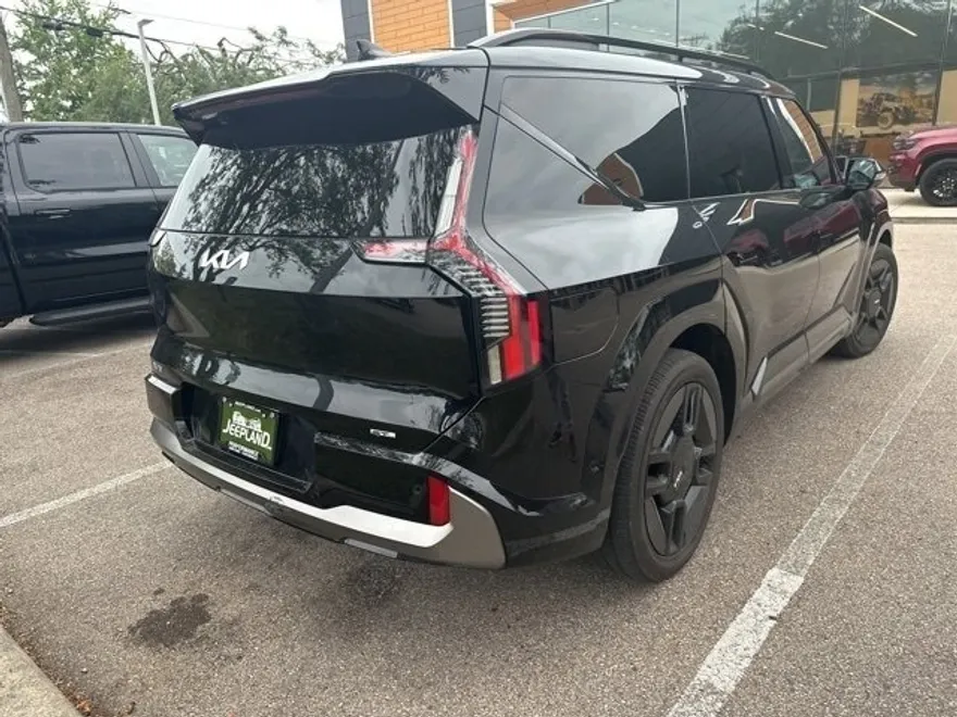 2024 Kia EV9 GT-Line photo 1