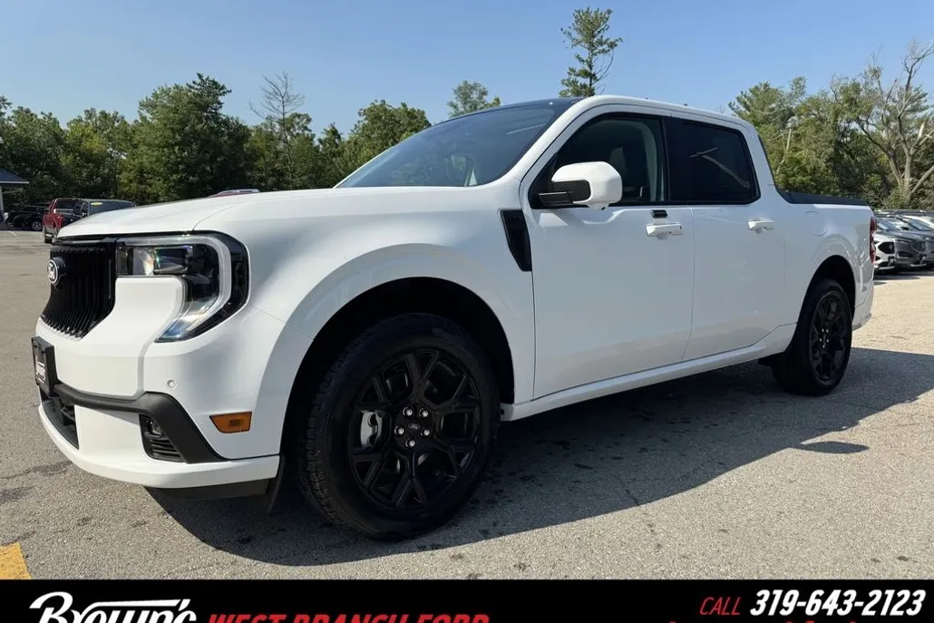 2025 Ford Maverick photo 1