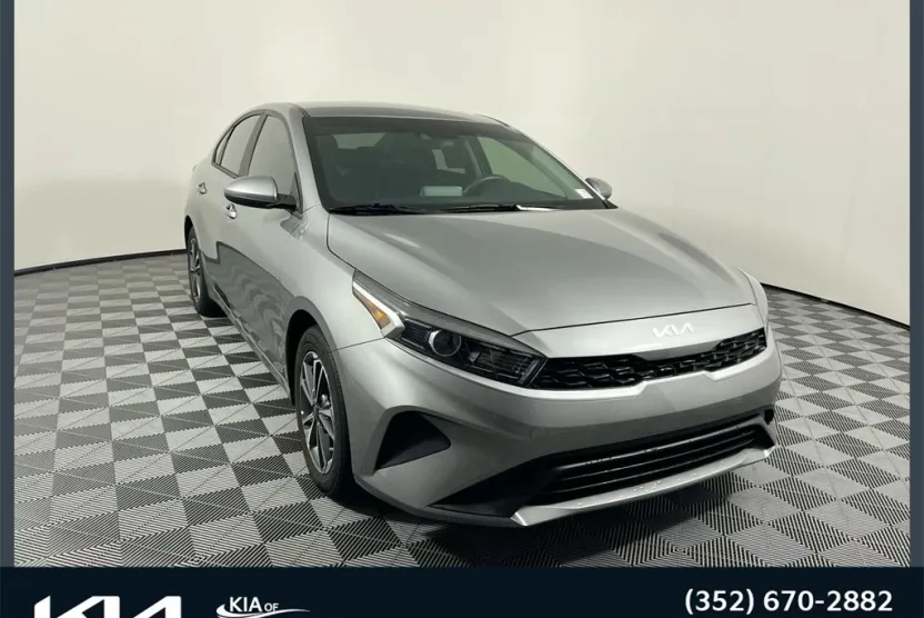 2023 Kia Forte LXS photo 1