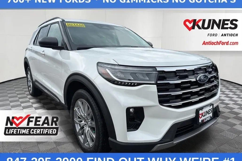 2025 Ford Explorer photo 1