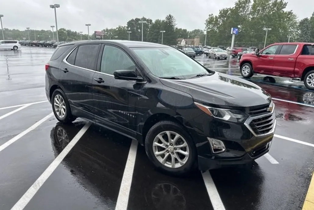 2020 Chevrolet Equinox LT photo 1