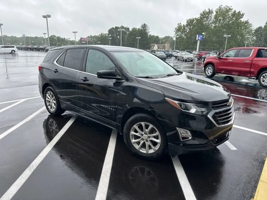 2020 Chevrolet Equinox LT photo 1