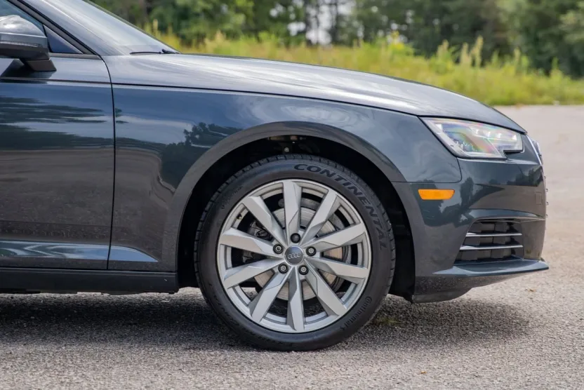 2017 Audi A4 2.0T Ultra Premium photo 1