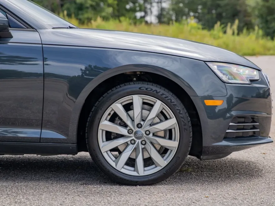 2017 Audi A4 2.0T Ultra Premium photo 1
