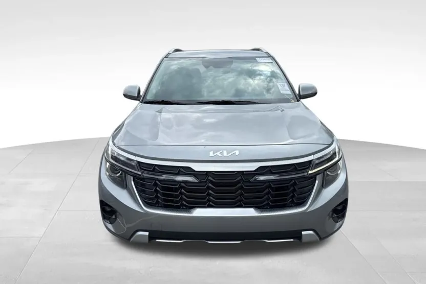 2024 Kia Seltos S photo 1