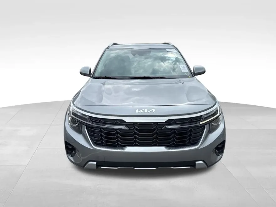 2024 Kia Seltos S photo 1