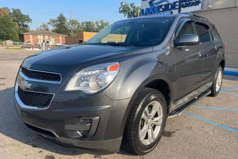 2010 Chevrolet Equinox LT photo 1