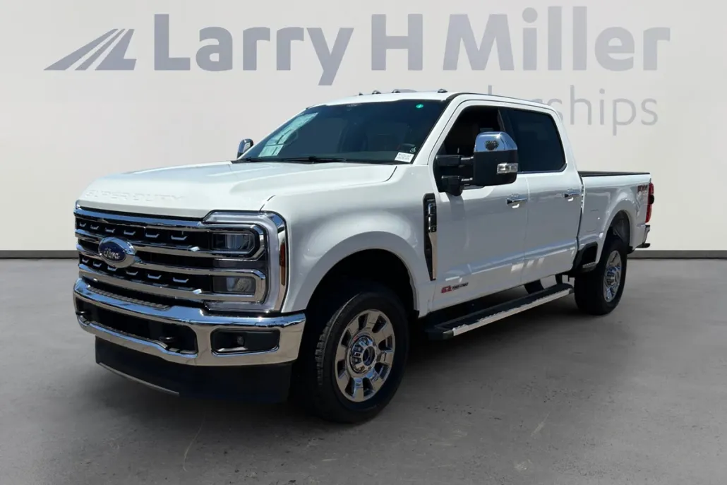 2025 Ford F-250 Lariat Tremor photo 1