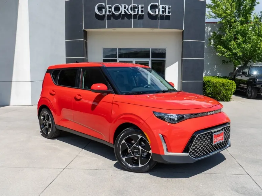 2025 Kia Soul EX photo 1