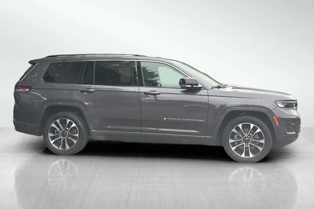 2022 Jeep Cherokee Overland photo 1