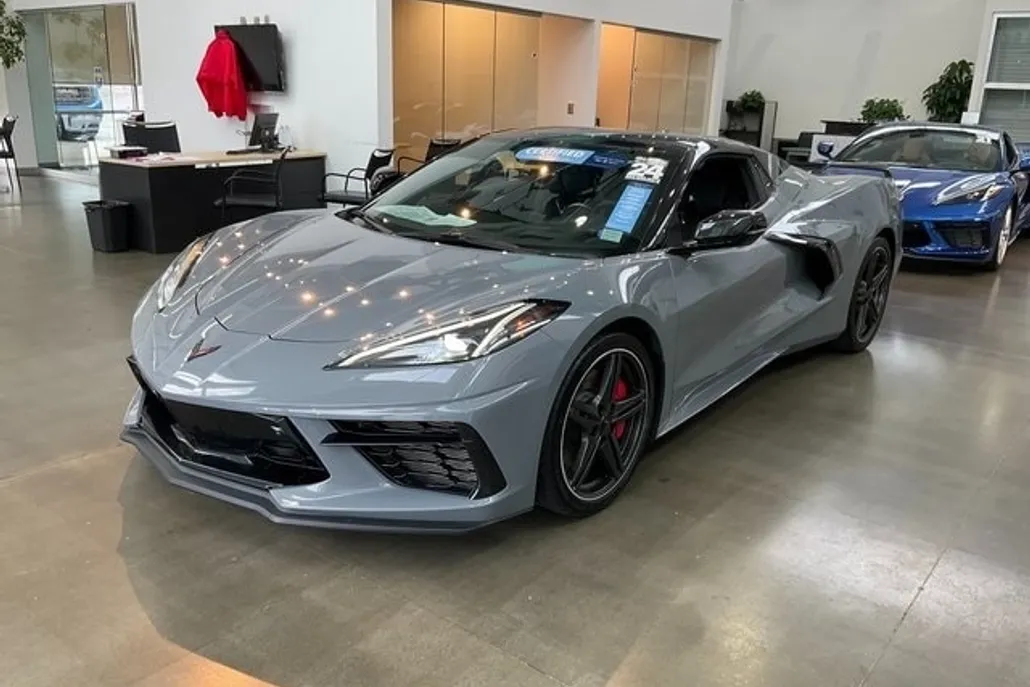 2024 Chevrolet Corvette Stingray 2LT photo 1