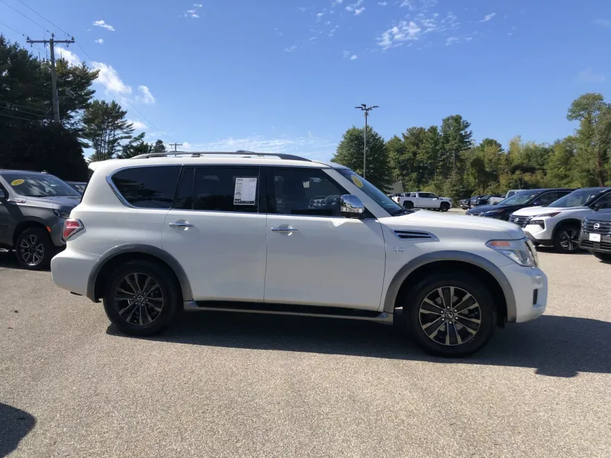 2017 Nissan Armada Platinum photo 1