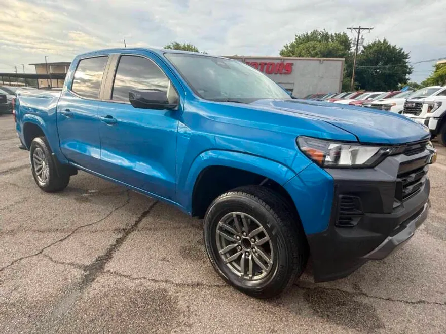 2023 Chevrolet Colorado LT photo 1