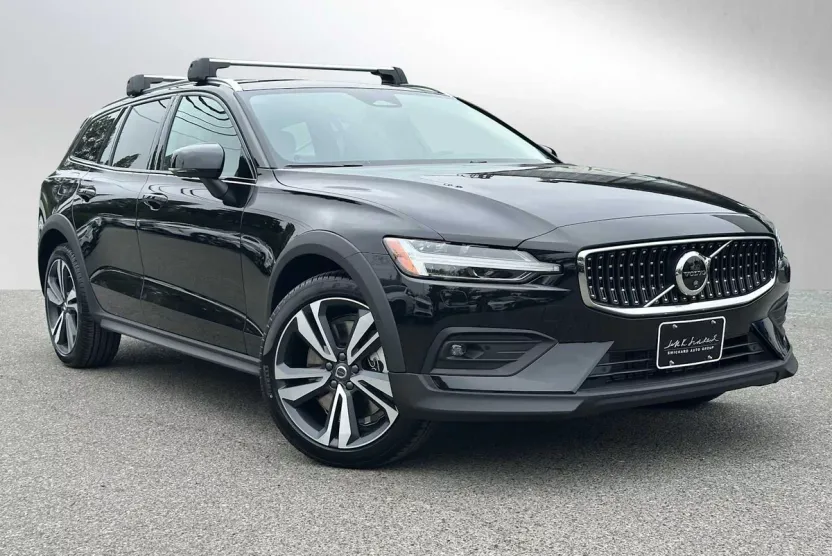 2026 Volvo V60 Cross Country B5 Plus photo 1