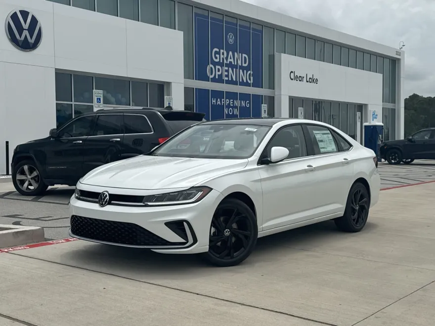 2025 Volkswagen Jetta SE photo 1