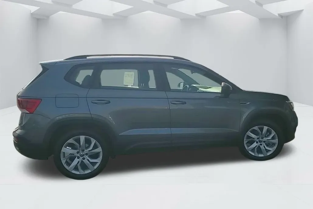 2023 Volkswagen Taos S photo 1