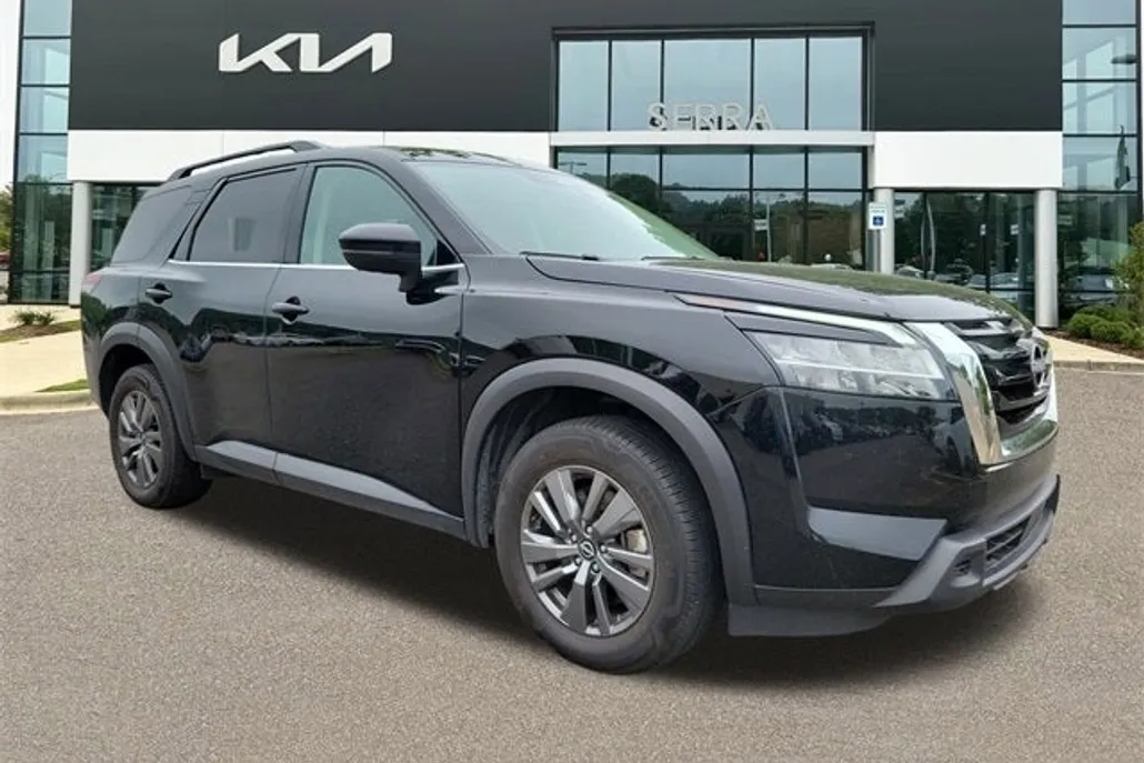 2022 Nissan Pathfinder SV photo 1