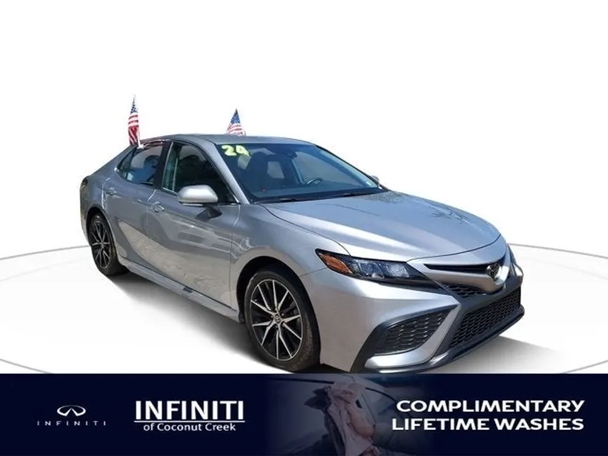 2024 Toyota Camry SE photo 1