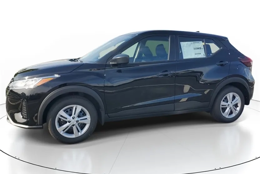 2025 Nissan Kicks Play S photo 1
