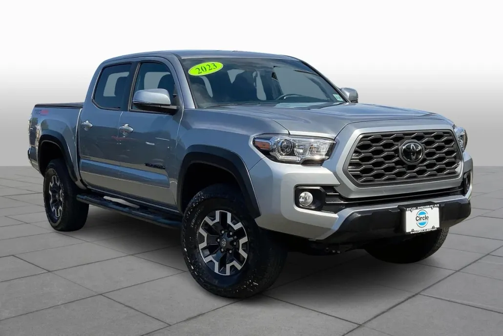 2023 Toyota Tacoma TRD V6 photo 1