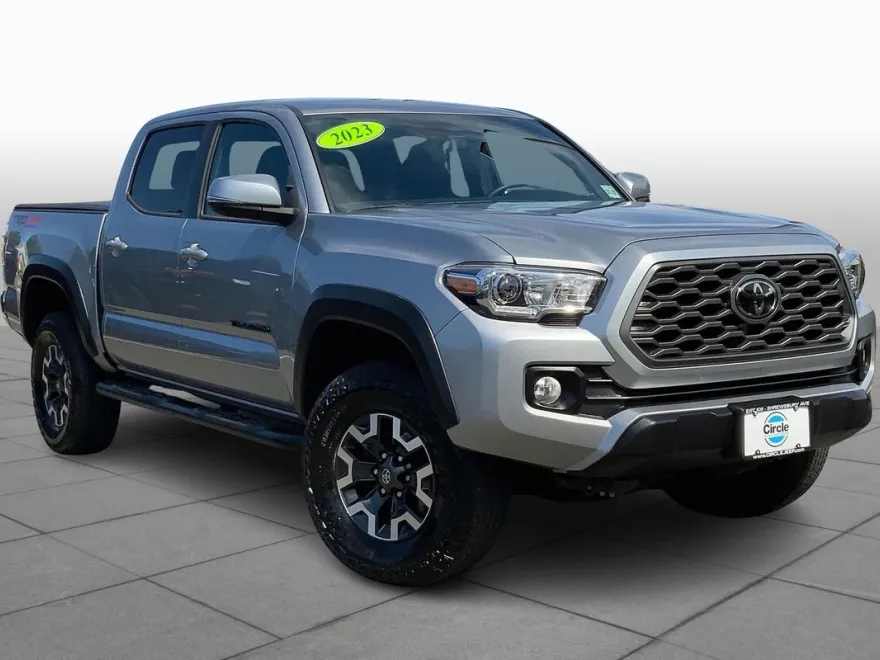 2023 Toyota Tacoma TRD V6 photo 1