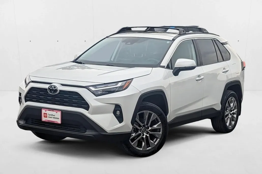 2023 Toyota RAV4 XLE Premium photo 1
