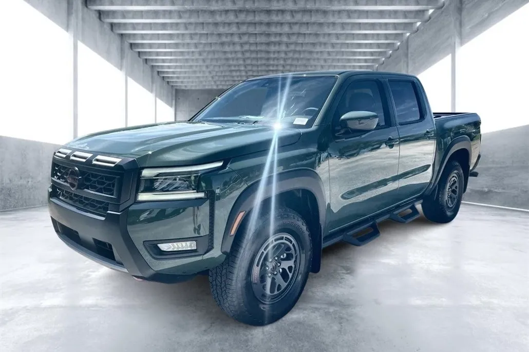 2025 Nissan Frontier PRO-4X photo 1