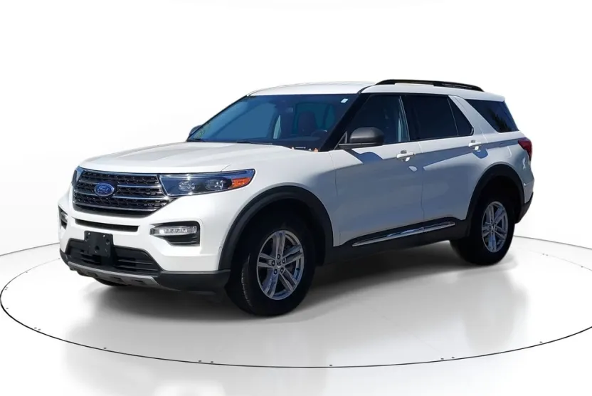 2020 Ford Explorer XLT photo 1