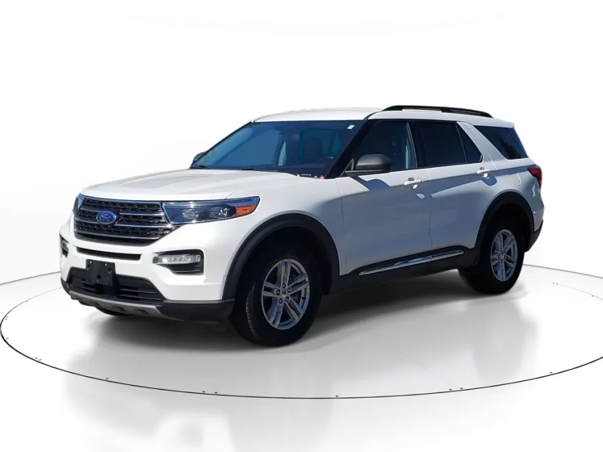 2020 Ford Explorer XLT photo 1