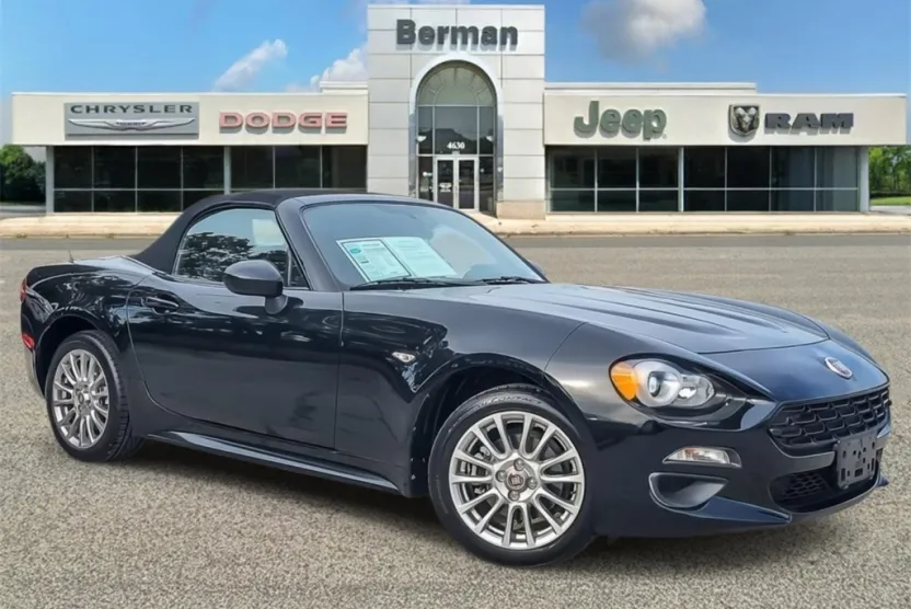 2017 Fiat 124 Spider Classica photo 1