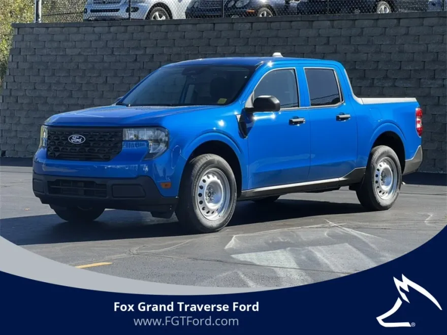 2025 Ford Maverick XL photo 1