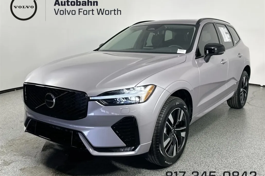 2026 Volvo XC60 Core photo 1