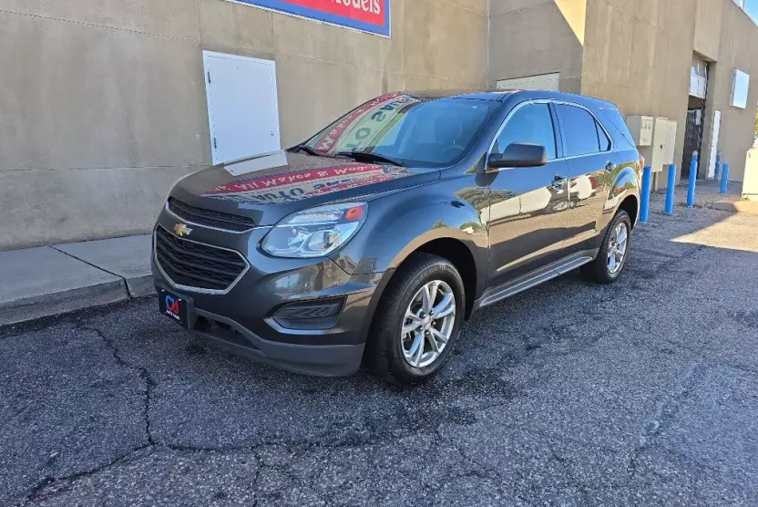 2017 Chevrolet Equinox LS photo 1