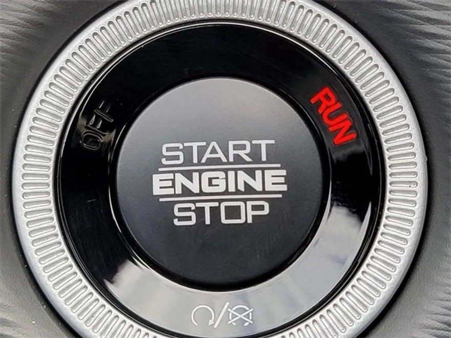 2025 Jeep Grand Cherokee Altitude photo 1