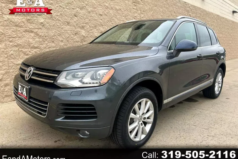 2014 Volkswagen Touareg Sport photo 1